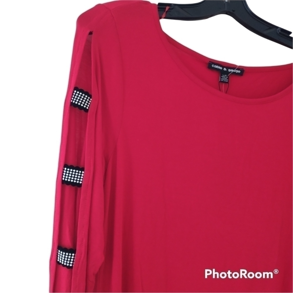Cable & Gauge Red Tunic Style Top with Cutout & Crystal Sleeves L - Picture 2 of 11